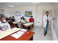 Yüreğir Belediyesinden engelli memur adaylarına kurs