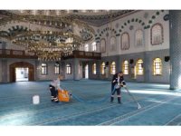 Akdeniz Belediyesi, ibadethanelerin temizliğine devam ediyor