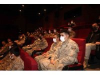 Jandarma personeli “Kesişme: İyi ki Varsın Eren” filmini izledi