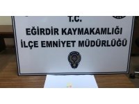 Isparta’da durdurulan araçtaki şahsın üzerinden uyuşturucu çıktı