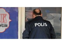 Müzakereci polisin bir sözü, kilitli kapıyı açtırdı
