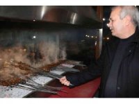 Gazetecilere ciğerli kutlama