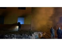 Adana’da çıkan yangında ev kullanılmaz hale geldi