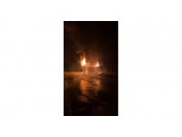 Midibüs alev alev yandı