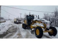 Mersin’de karla mücadele çalışması sürüyor