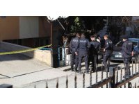 Silahla yaraladığı husumetlisinin başında bekleyerek kendini ihbar etti