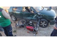 Otomobil ile motosiklet çarpıştı: 2 yaralı
