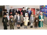 Tuğgeneral Özfidan, öğrencilerle kitap okudu