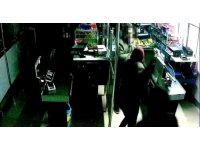 Satır, bıçak ve oyuncak tabanca ile markete girip dehşeti yaşattılar