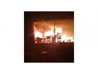 150 kovan yangında küle döndü