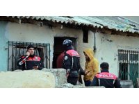 Emekli polise hırsız şoku