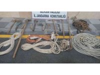 Kaçak kazı yapan 4 kişi suçüstü yakalandı