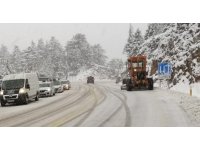 Antalya-Konya karayolunda ulaşım güçlükle sağlanıyor