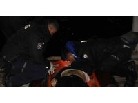 Denizde hareketsiz bulunan genci polislerin hayatta tutma mücadelesi