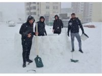 Eskimo evi yaptılar