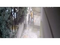 Motosikletli demir kapı hırsızı yakayı ele verdi