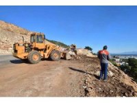 Kepez Fatin Gökmen Caddesi’nde taş duvar çalışması