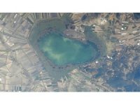 Kalp şekli ile dikkat çeken Gölhisar Gölü kısmen dondu