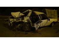 Kamyonet araca çarptı, aynı aileden 3 kişi ağır yaralandı