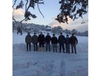 Kaymakam, kurum amirleri ve vatandaşlar yaban hayatına yem bıraktı