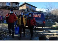 Burdur’da sağlık ekipleri yağmur, çamur demeden köy köy gezip aşı yapıyor