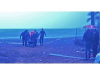 Mersin’de sahilde erkek cesedi bulundu