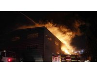 Adana’da hijyenik ürün üretim fabrikasının deposunda yangın