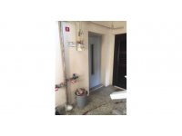 Tabancayla vuruldu 5 kat sürünerek aşağı indi