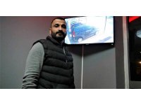 Alıcı gibi davranıp, test sürüşü için bindiği aracı çaldı