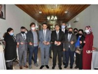 Resim ve seramik kursunu bitirip sergisi açtılar