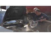 Tamire götürülen araç yol ortasında yandı