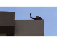 Doğalgazcının lüks sitedeki boru anahtarlı eylemi herkesi pencerelere çıkardı