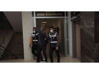 Antalya’da hapis cezası ile aranan 2 şüpheli yakalandı
