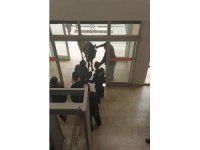 Atıyla kaymakamlık binasına girmeye çalıştı