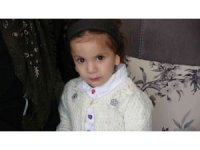 Kulak kepçesi olmadan doğan minik Zeynep duyabilmek istiyor