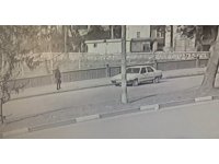 Park halindeki otomobil böyle çalındı