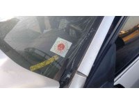 Park halindeki tıra çarpan otomobilin sürücüsü hayatını kaybetti