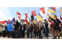 Ukraynalılar gözyaşlarıyla Rusya’yı protesto etti