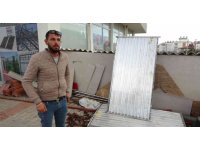 Hurdacı kadınlar, iş yerinin önünden güneş paneli çaldı