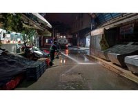 Akdeniz Belediyesi ekipleri, günde 400 ton çöp topluyor