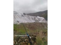 Şiddetli rüzgar seralara zarar verdi