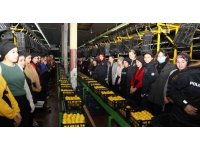 Kadın polisler halde çalışan kadınlara KADES’i anlattı