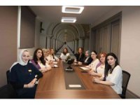 Mutsuz kadınları mutlu ediyor