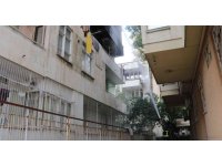 Adana’da 4 katlı binada yangın