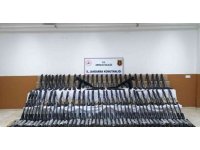 Antalya’da silah kaçakçılarına operasyon: 154 tüfek ele geçirildi