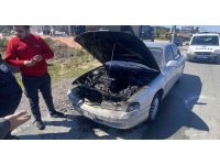 Antalya’da seyir halindeki otomobil yandı