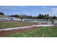 Vali Yılmaz, yapımı devam eden şehitlikte incelemelerde bulundu