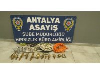 Antalya’da yabancı uyruklu hırsızlık şüphelisi tutuklandı