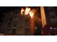 Üçlü priz yangın çıkarttı, ev alevlere teslim oldu