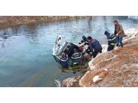 Ceyhan Nehri’ne düşen araçtaki 1 kişi öldü, 2 kişi ağır yaralandı